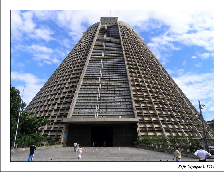 2005 - 11 - Rio - cathedrale 06.JPG